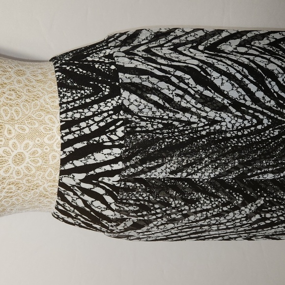 Chico's Black White Animal Print Elastic Stretch Waist Sheer Overlay Flowy Skirt - Picture 2 of 11